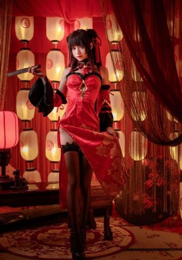 年轻的表姐_十万网红美女美酱